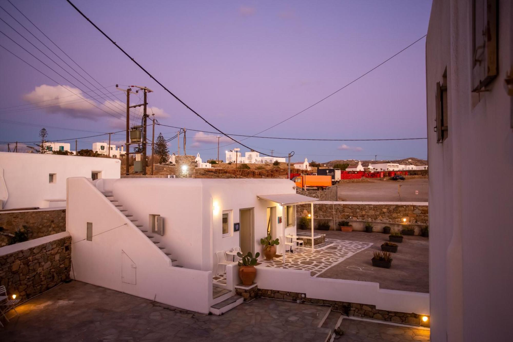 Sing And Blossom Mykonos Town
