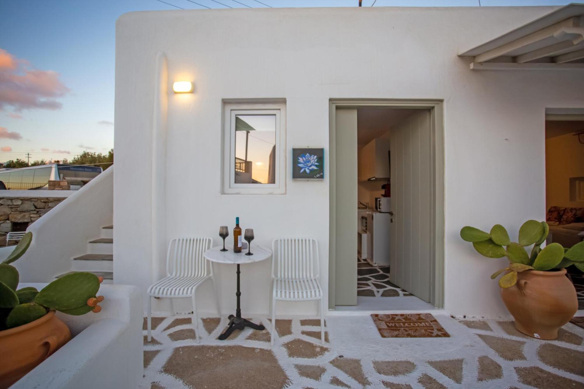 Sing And Blossom * Mykonos Town