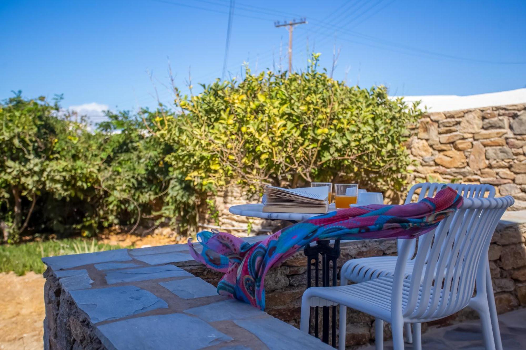 Sing And Blossom * Mykonos Town