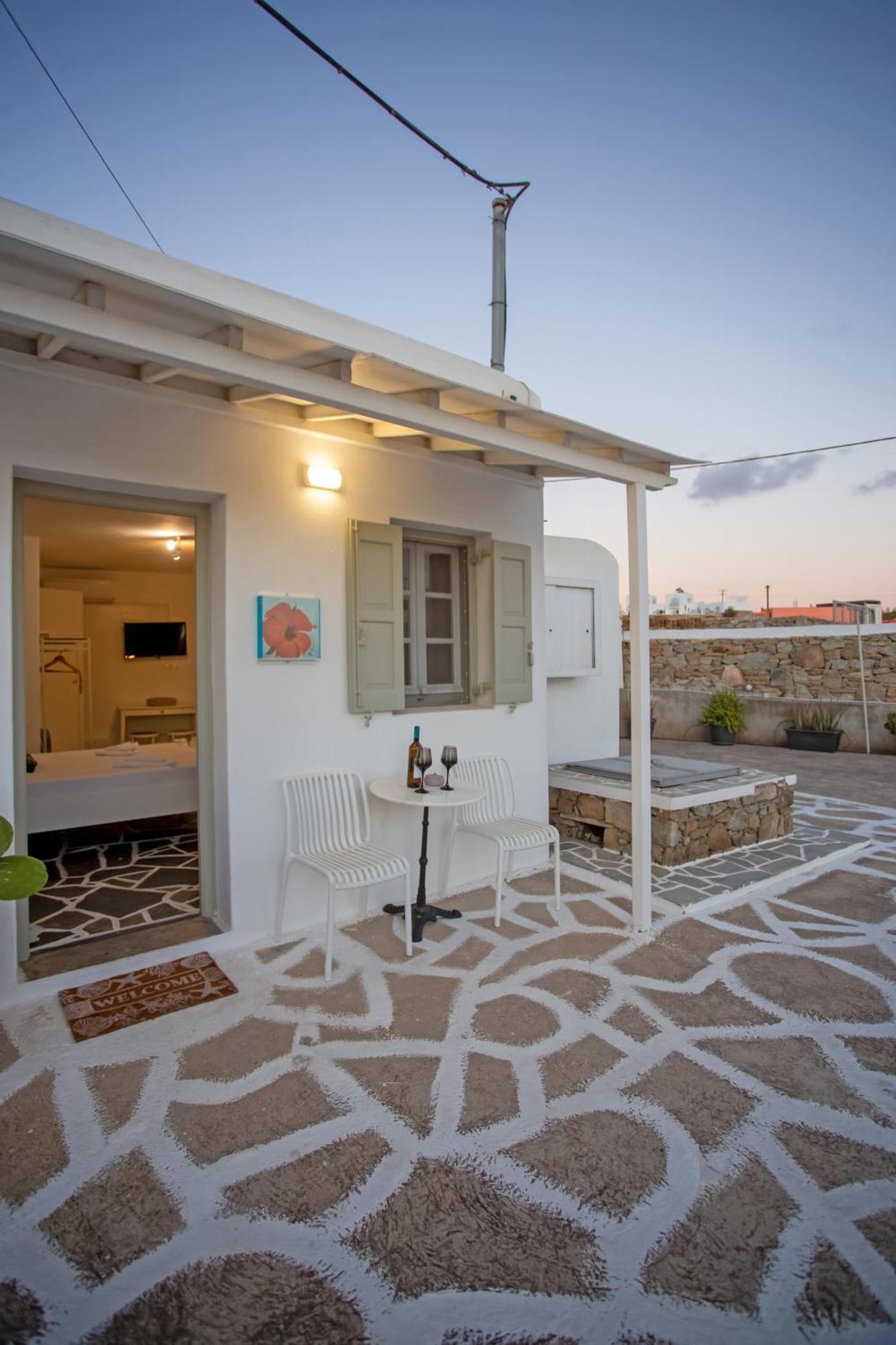 Sing And Blossom * Mykonos Town