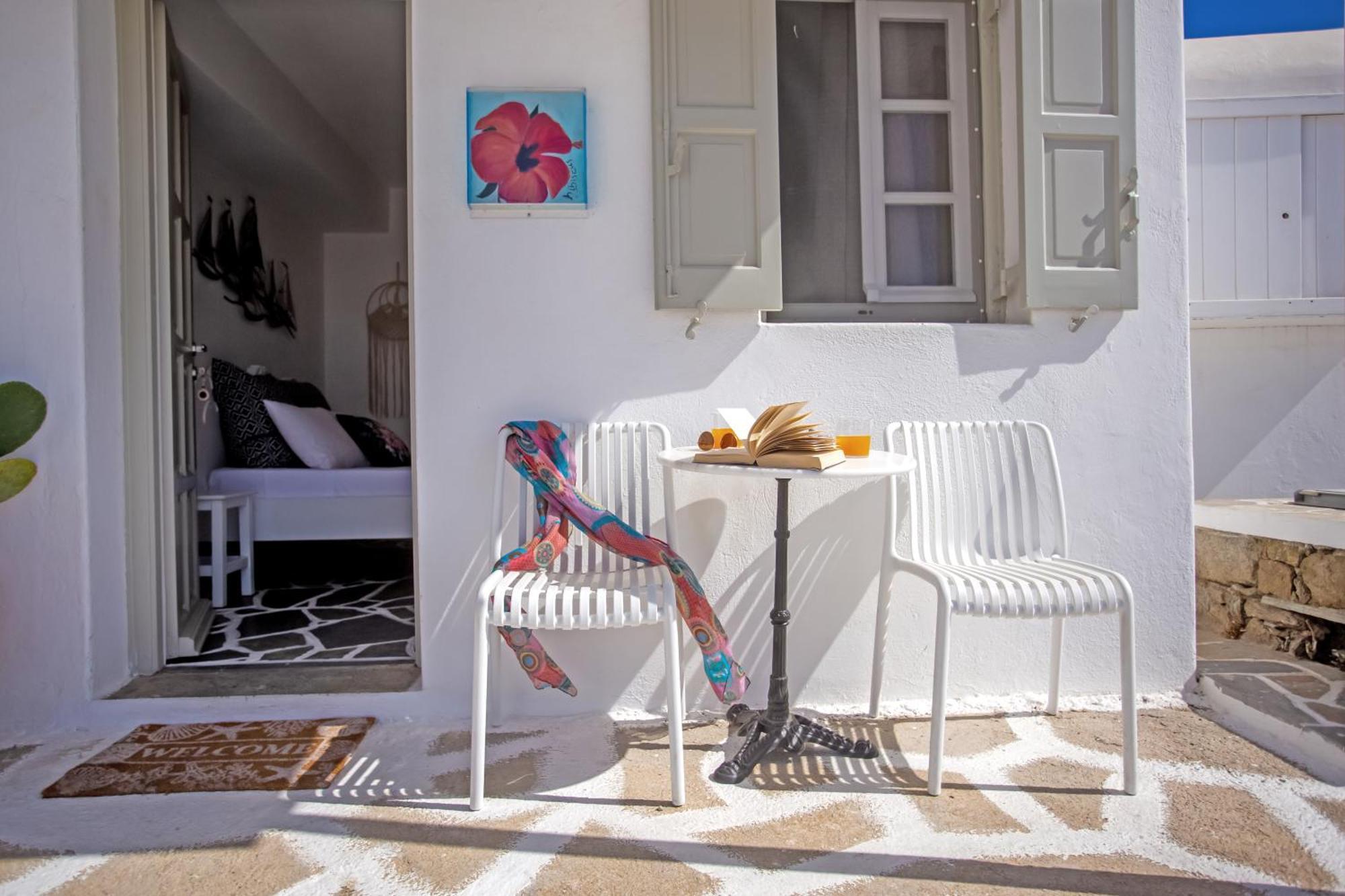 Sing And Blossom * Mykonos Town
