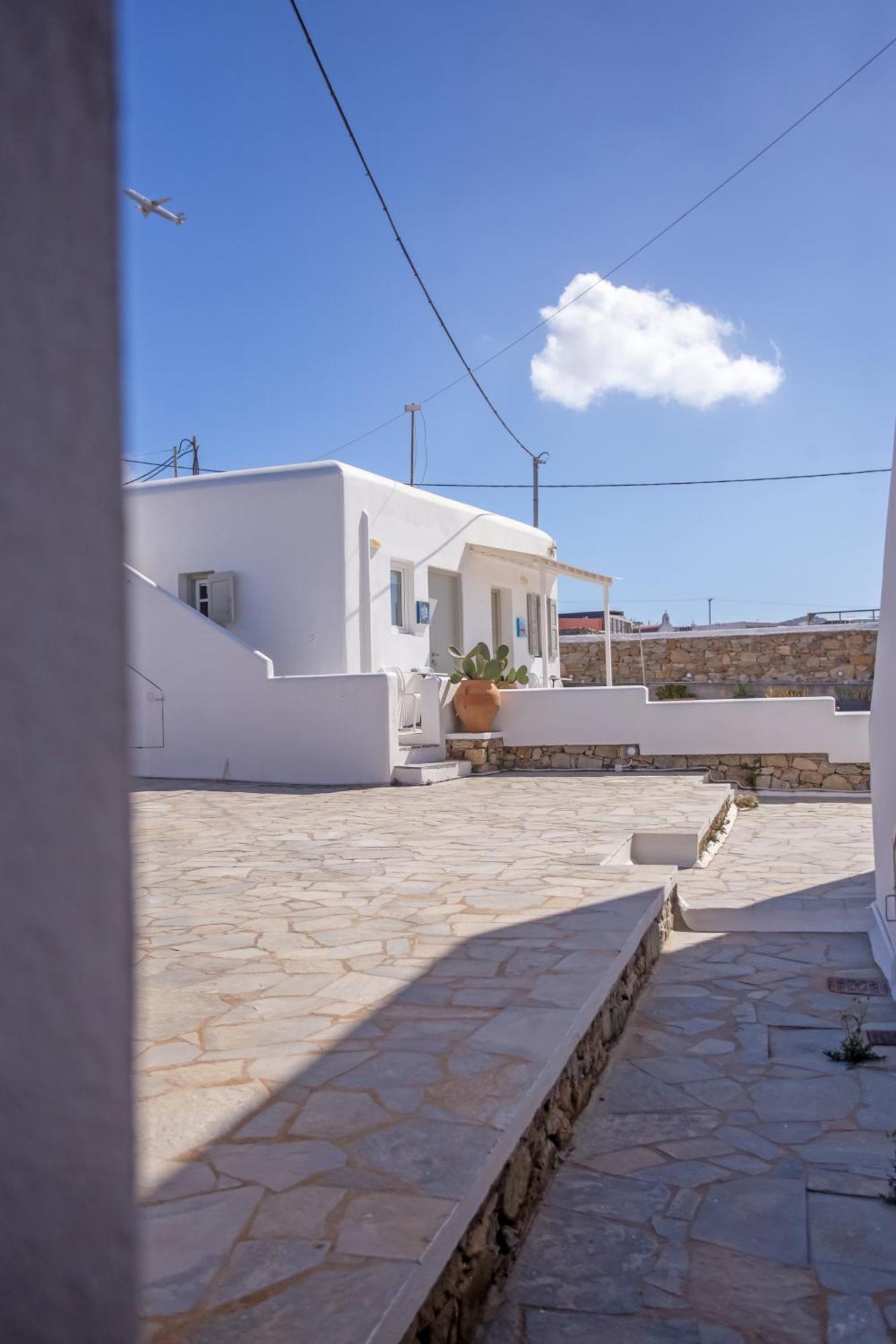 Sing And Blossom * Mykonos Town
